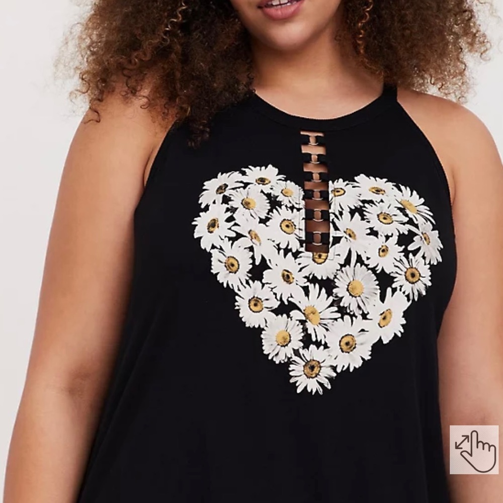 Torrid size 0 Black Daisy Heart Oring goddess high neck tank